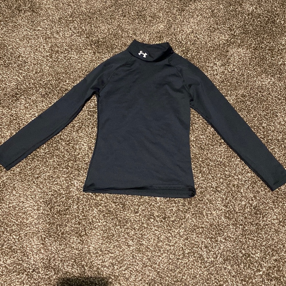 under armour longsleeve. Size Medium. Gray